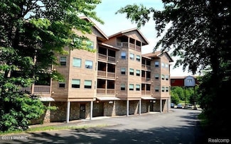 5900 Water Rd Unit 313, Rothbury, MI 49452