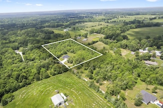 427 Maynard Rd, Nixa, MO 65714
