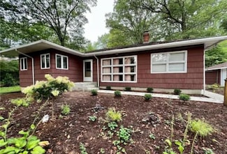 958 Dunbar Hill Rd, Hamden, CT 06514