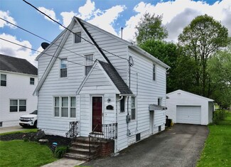 504 S Grippen Ave, Endicott, NY 13760