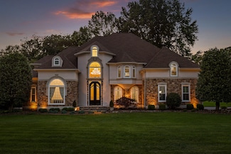 500 Rock House Ct, Signal Mountain, TN 37377