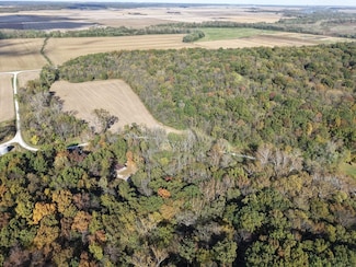 1820 915 N Ave, Mount Sterling, IL 62353