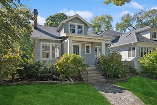 1617 Spencer Ave, Wilmette, IL 60091