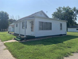 300 Carney, Staunton, IL 62088