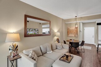 2020 Greenview Shores Blvd Unit 102, Wellington, FL 33414