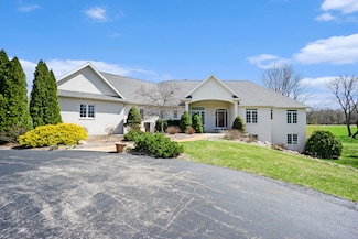 81 S Skyview Dr, Kalamazoo, MI 49009