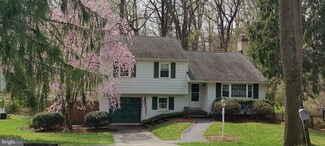 44 Lakeside Ave, Devon, PA 19333