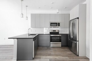 829 Garfield Ave Unit 414, Jersey City, NJ 07305