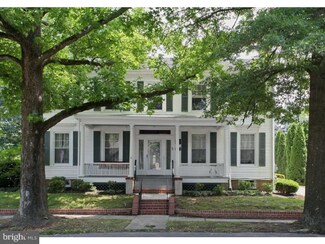 5 S Main St, Cranbury, NJ 08512