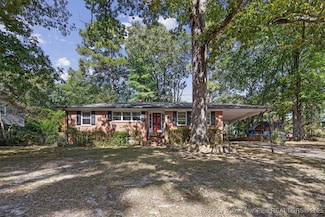 1608 Rogers Dr, Fayetteville, NC 28303