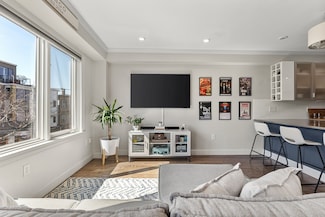 312 Sumner St Unit 3, Boston, MA 02128