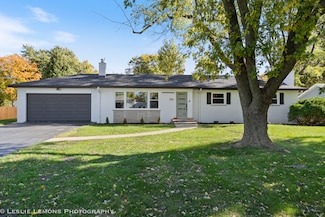 1S325 Buttercup Ln, Villa Park, IL 60181