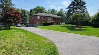 23 Mclaughlin Dr, Marlboro, NY 12542