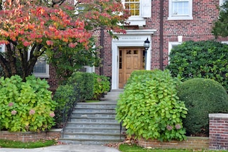 2 Alden Place Unit 1C, Bronxville, NY 10708