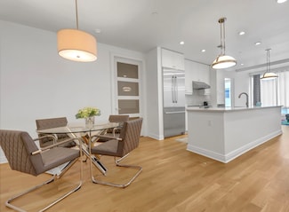9 Somerset Ln, Edgewater, NJ 07020