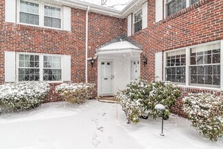 21 Westerly St Unit 8, Wellesley, MA 02482