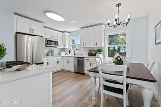 15 Maple Ave, Old Bridge, NJ 08857