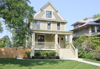 151 N Taylor Ave, Oak Park, IL 60302