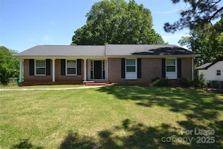 7507 Thorncliff Dr, Charlotte, NC 28210