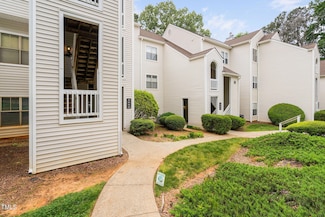 6001 Winterpointe Ln Unit 102, Raleigh, NC 27606