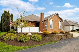 4331 Hunters Chase Ln, Wooster, OH 44691