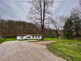 797 Coco Rd, Elkview, WV 25071