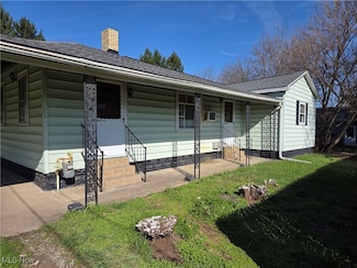2116 Herbert St SE, New Philadelphia, OH 44663