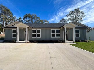 121 Stevenson St, Taylors, SC 29687