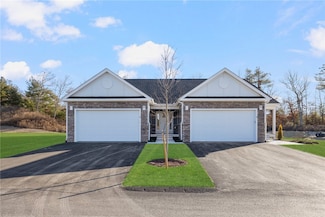 51 Overlook Ln, Glocester, RI 02814