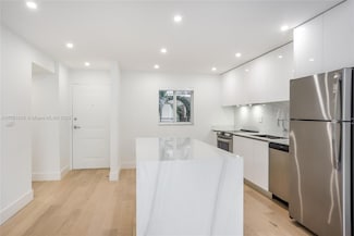 17103 N Bay Rd Unit A605, Sunny Isles Beach, FL 33160
