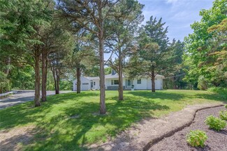 5 Westview Dr, Westerly, RI 02891