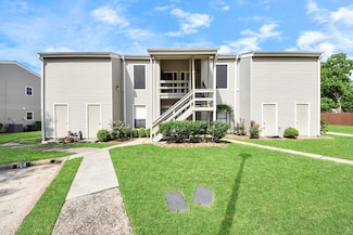 170 April Point Dr N, Montgomery, TX 77356