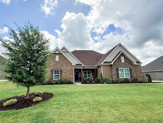 668 Charleston Mills Dr, Midland City, AL 36350