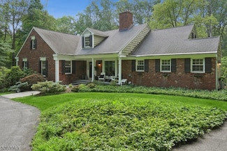 2 Stone House Rd, Mendham, NJ 07945