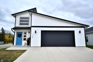 3204 10th St N, Fargo, ND 58102