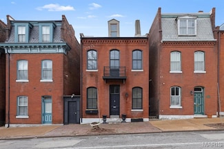 914 Russell Blvd, Saint Louis, MO 63104