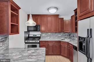 2401 H St NW Unit 409, Washington, DC 20037