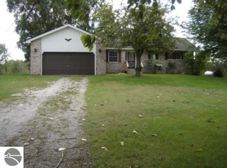 8141 Old State Rd, Whittemore, MI 48770