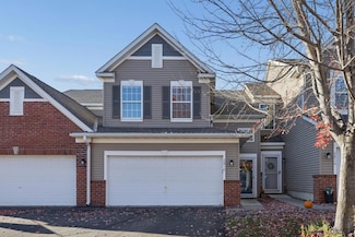 2814 Spy Glass Dr, Chaska, MN 55318