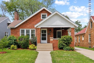 1014 E Washington St, Bloomington, IL 61701