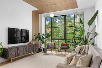 22-18 Jackson Ave Unit 208, New York City, NY 11101