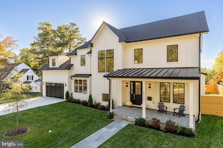 8916 Oneida Ln, Bethesda, MD 20817