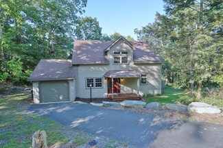 512 Ridgeview Dr, Bartonsville, PA 18321