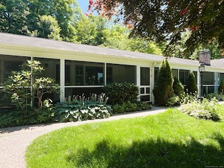 3 Arbor Dr, Brookfield, CT 06804