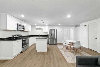 2401 Leon St Unit 306, Austin, TX 78705