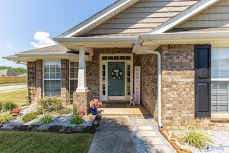 201 Summer Cove Cir NW, Madison, AL 35757