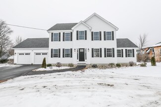 74 Church St, Goffstown, NH 03045