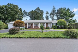 20 Poppy Dr, Cranston, RI 02920