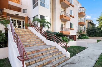 14570 Benefit St Unit 302, Sherman Oaks, CA 91403
