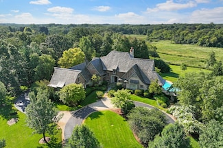 64 Ridge Rd, Barrington, IL 60010